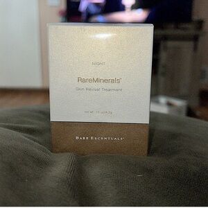 NEW Bare Escentuals Rare Minerals Night Skin Revival Treatment Light .15 Oz 4.2g